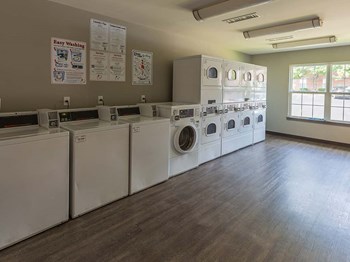 Large laundry room at HUB of New Albany, Indiana, 47150 - Photo Gallery 19