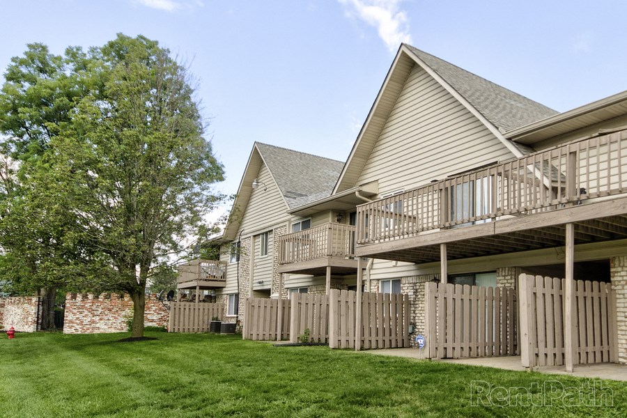Lush Green Outdoors at Lake Camelot Apartments, Indiana, 46268