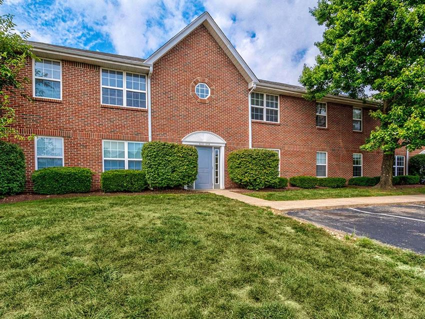 HUB Of New Albany Apartments, 4100 Prestwick Square, New Albany, IN