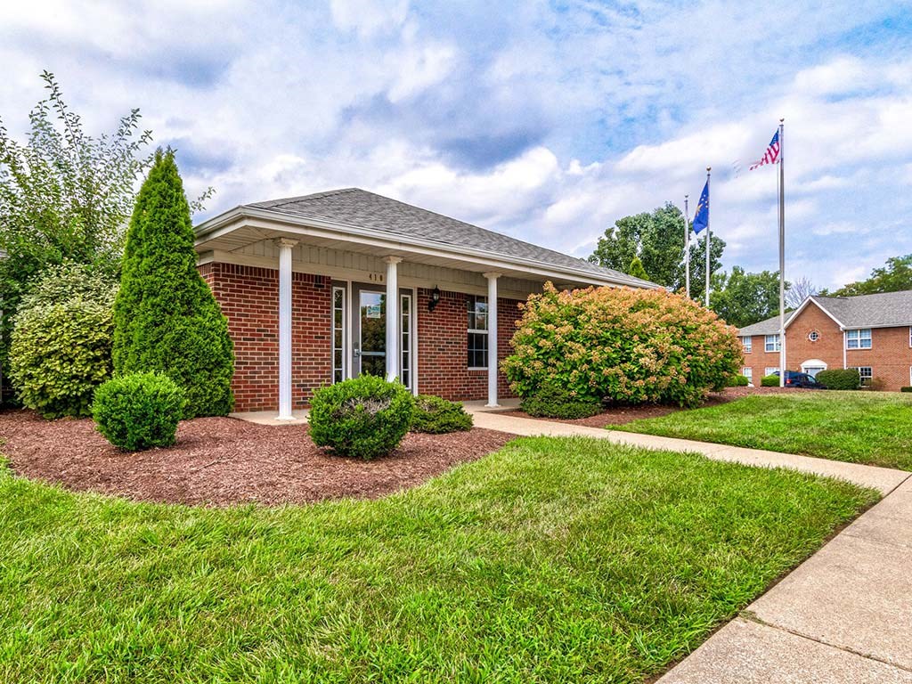 Green Courtyard at HUB of New Albany, New Albany, 47150