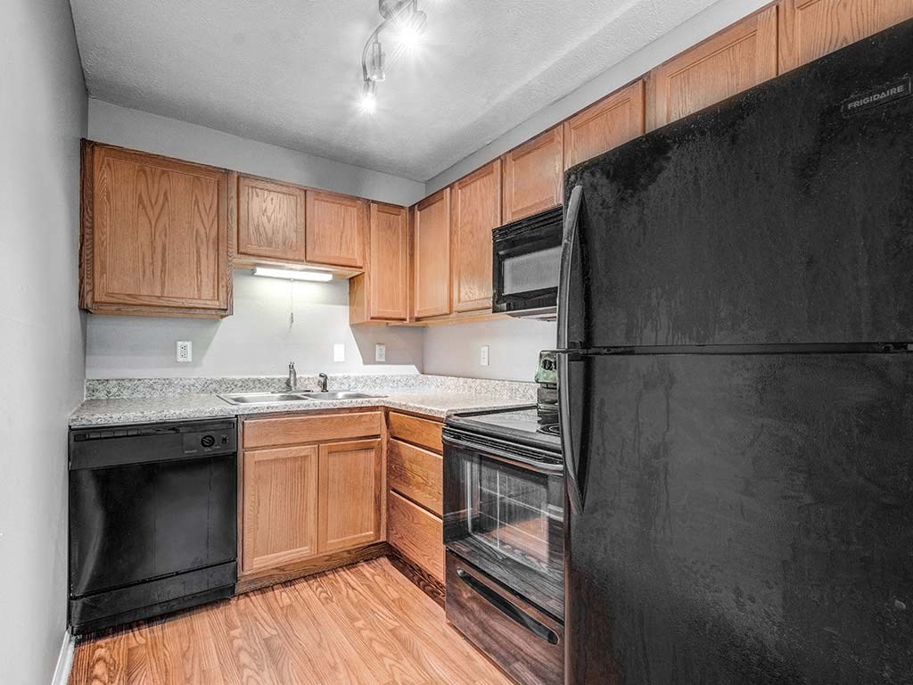 Modern Kitchen at HUB of New Albany, New Albany