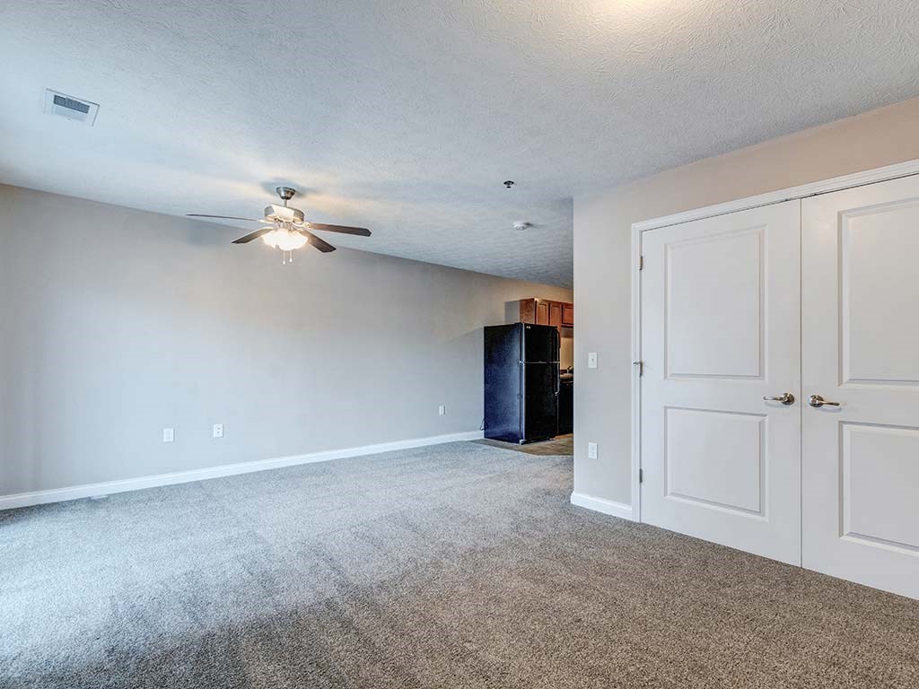 Spacious studio apartment with large closet at HUB of New Albany, New Albany, IN