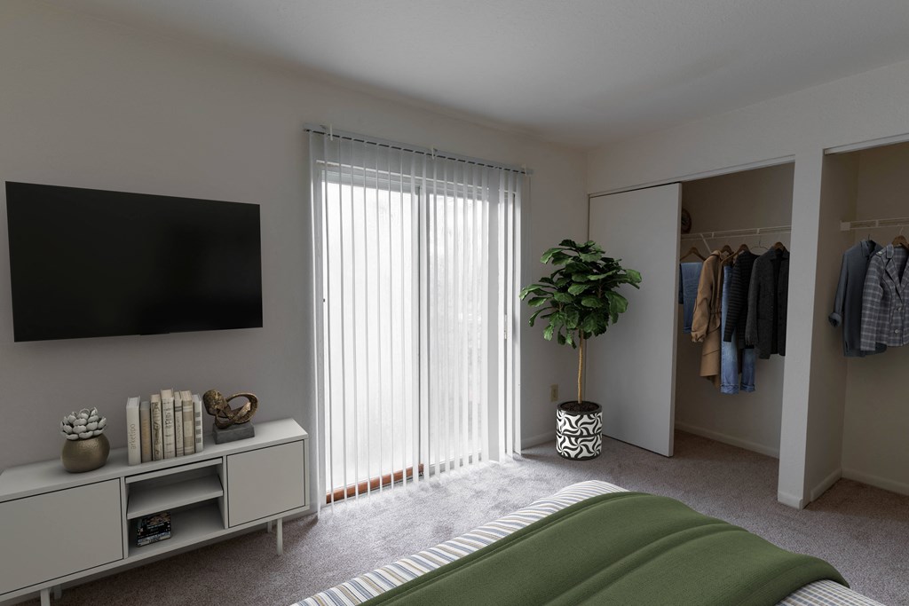 Bedroom With Closet at Arbor Pointe Townhomes, Battle Creek, MI