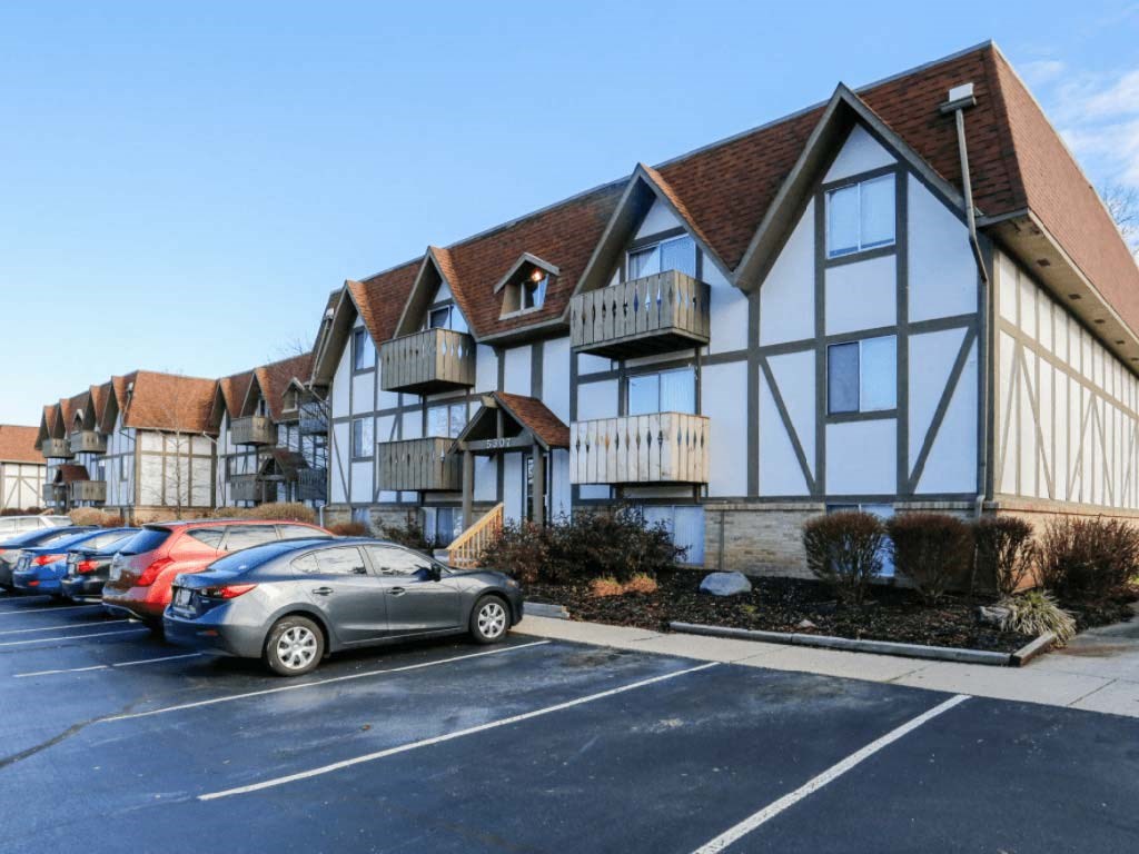 Resident Parking at Camelot East Apartments, Fairfield, 45014