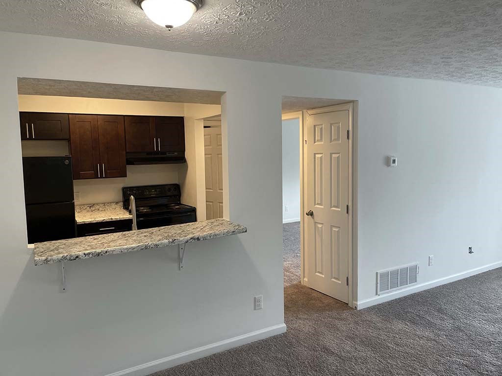 Dining room at Camelot East Apartments, Ohio, 45014