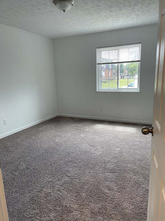 Spacious bedroom at Camelot East Apartments, Fairfield, 45014