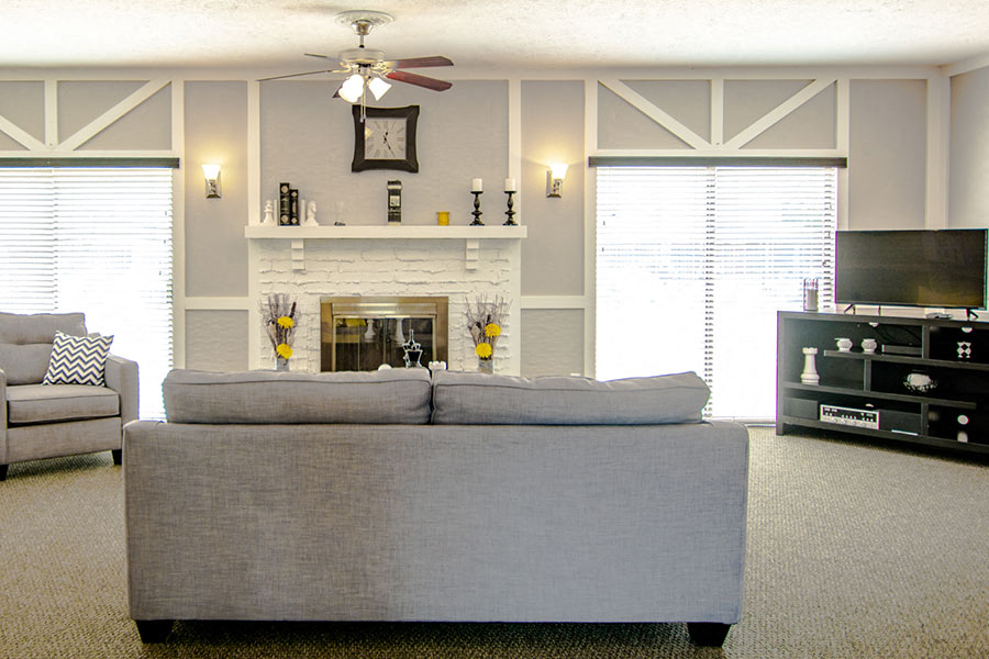 Clubroom With Smart Tv And Fireplace at Lake Camelot Apartments, Indianapolis, 46268