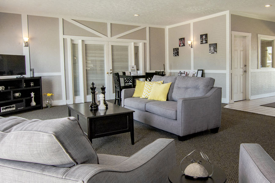 Resident Lounge at Lake Camelot Apartments, Indianapolis, IN