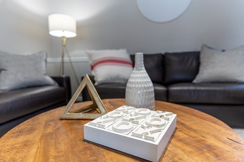 Lamp And Home Decor at Crestview at Louisville Apartments, Louisville, KY, 40217