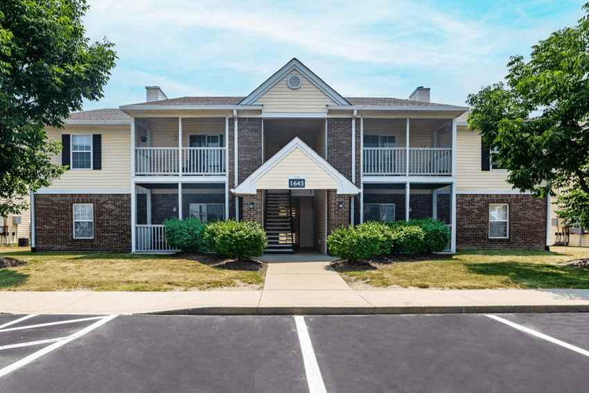 Apartments at Barton Farms in Greenwood, IN 46143 - Photo Gallery