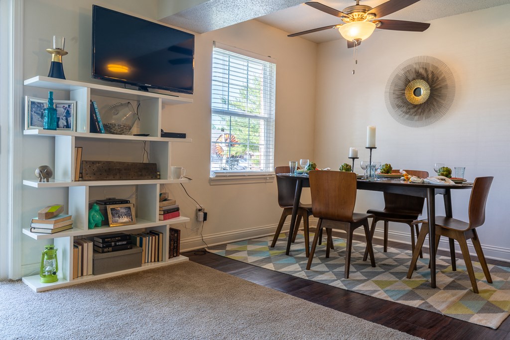 Dining Area at Hamilton Square Apartments, Westfield, IN, 46074