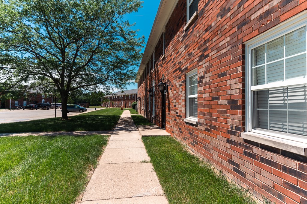 Exterior Walking Path at Hamilton Square Apartments, Westfield, IN, 46074