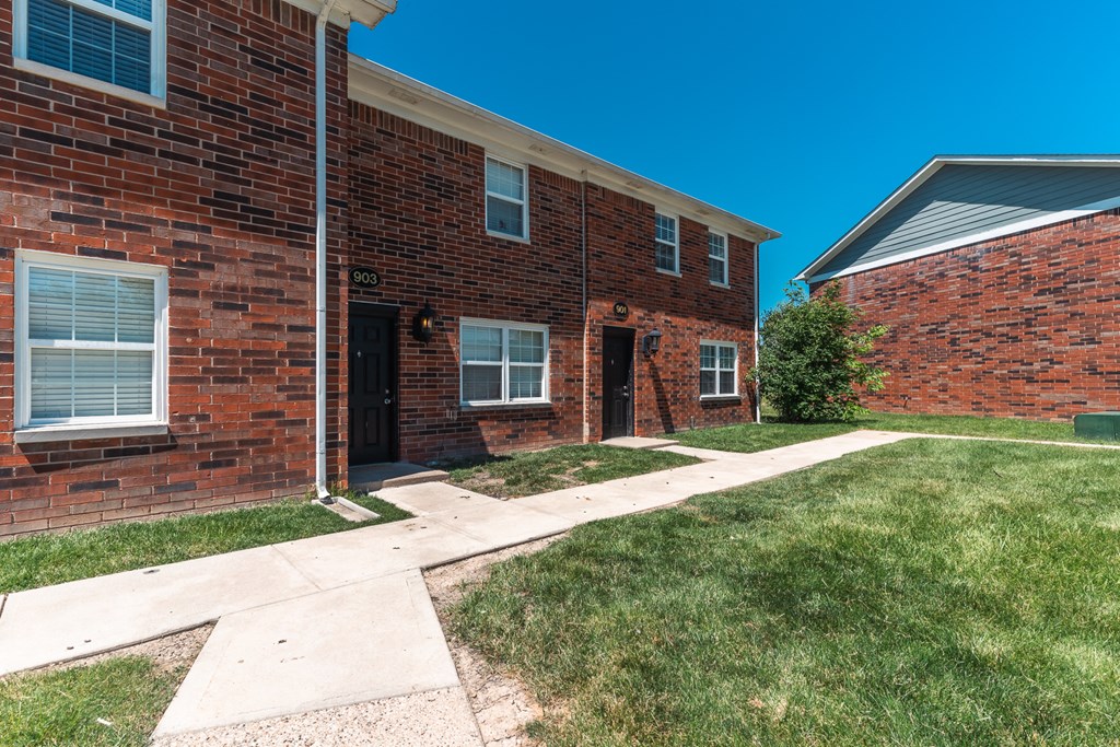 Outdoor Walking Paths at Hamilton Square Apartments, Westfield, 46074