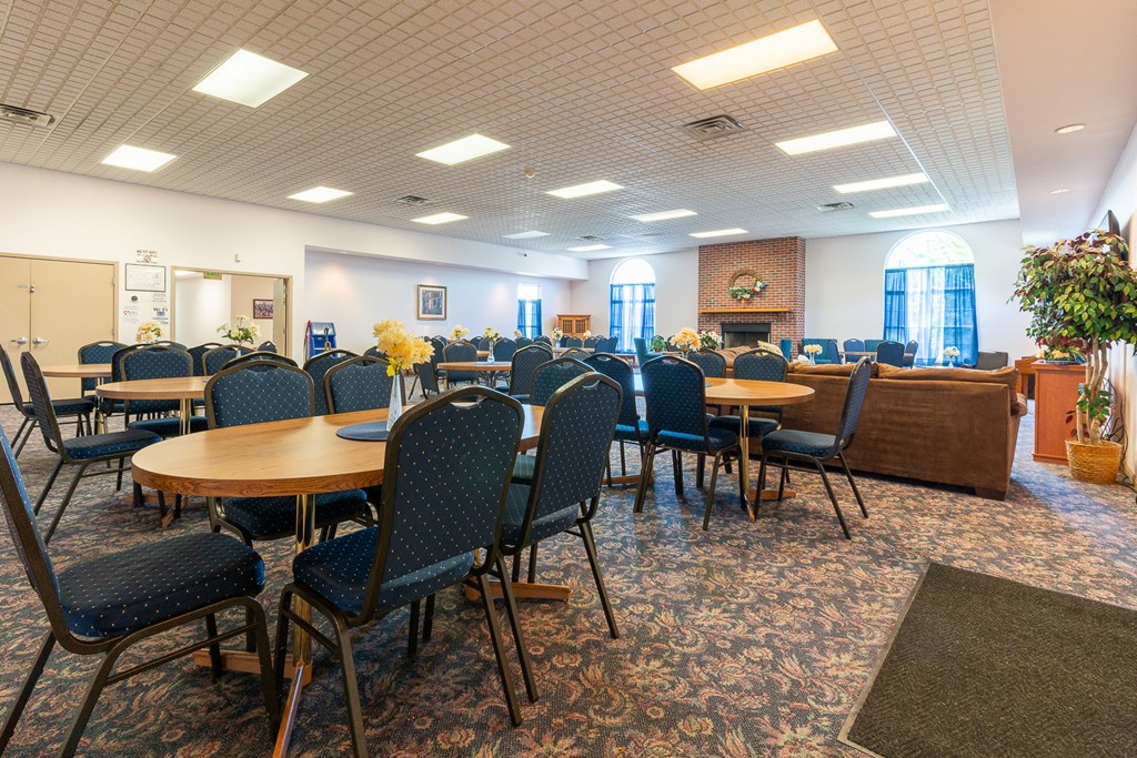 Dining Hall at Walnut Creek Apartments, Kokomo, Indiana