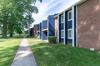 Green Space Walking Trails Green Space Walking Trails at Crestview at Louisville Apartments, Louisville, 40217 - Photo Gallery 2