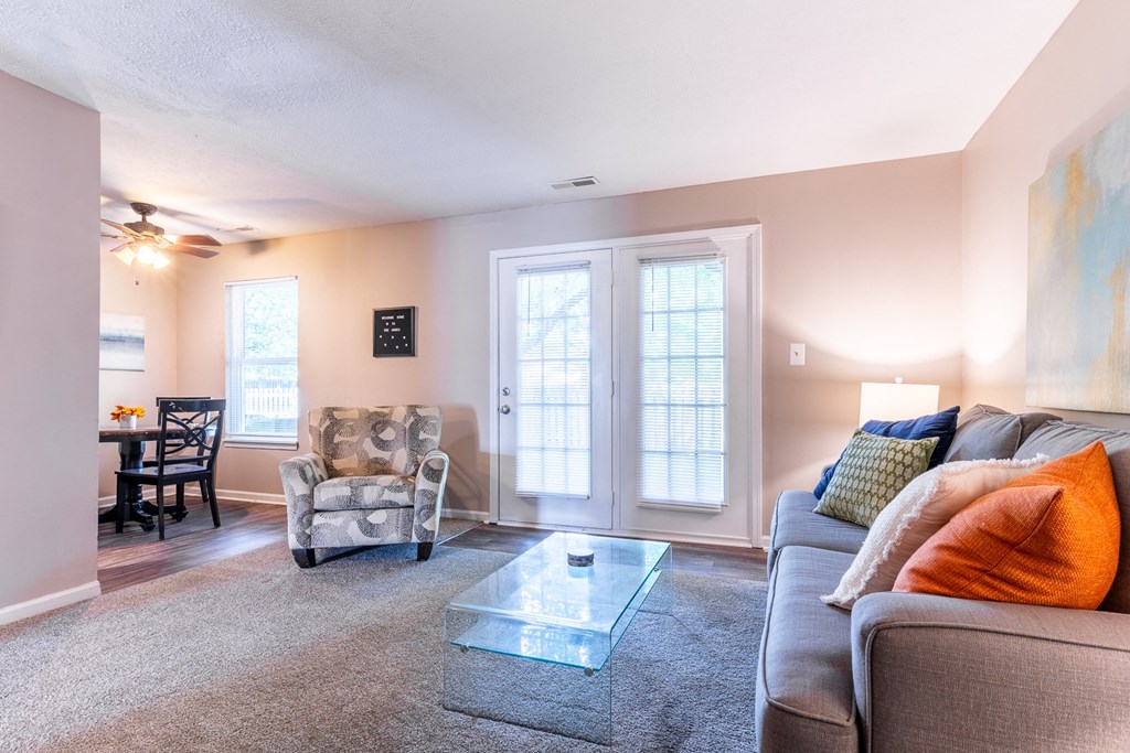 Spacious Living Area at HUB of New Albany Apartments, New Albany, Indiana