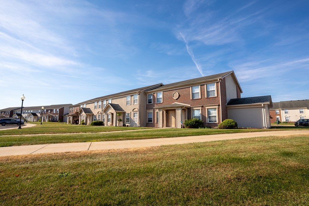 Lush Green Outdoor Spaces at Walnut Creek Apartments, Kokomo, IN, 46902