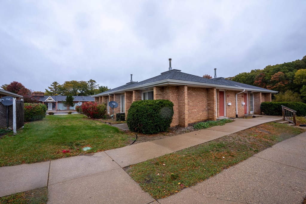 Green Space at Arbor Pointe Townhomes, Battle Creek, MI