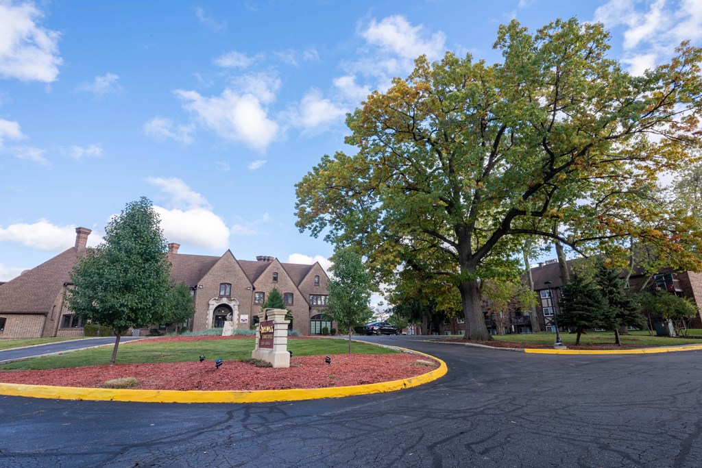 Clubhouse Mansion at Candlewyck Apartments, Kalamazoo, 49001