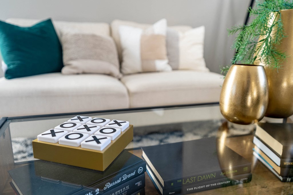 Home Decor at Creekside Square Apartments, Indianapolis