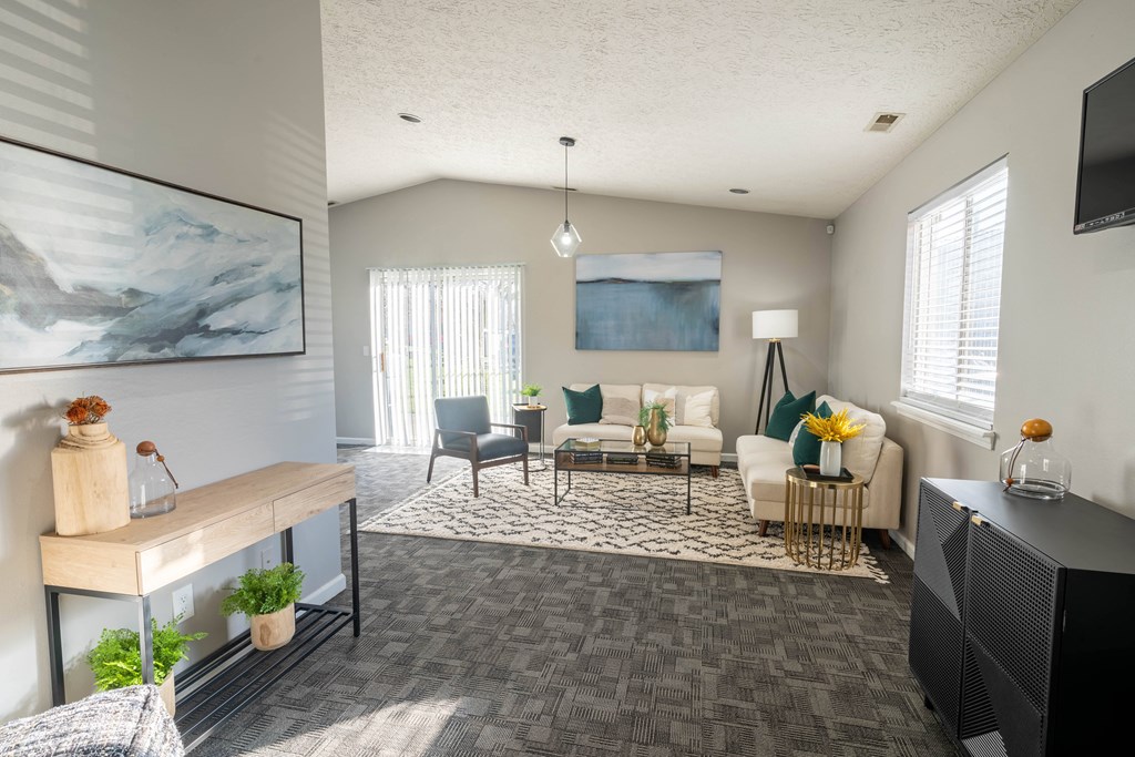 Spacious Living Area at Creekside Square Apartments, Indiana, 46254
