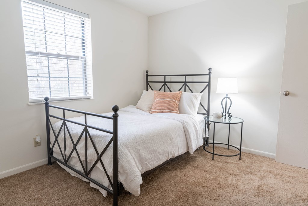 Spacious Bedrooms at Sandstone Court Apartments, Indiana