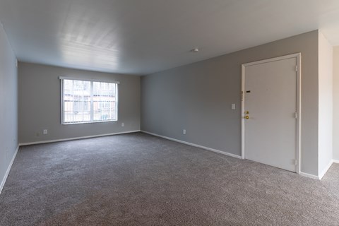 Wall-To-Wall Carpeting at Olde Towne Apartments, Middletown, Ohio