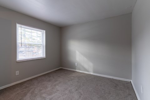 Expansive Windows at Olde Towne Apartments, Middletown