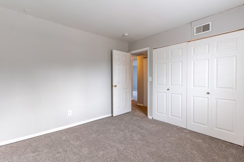 Lush Wall-To-Wall Carpeting In Bedrooms at Olde Towne Apartments, Middletown, OH