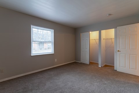 Vacant Bedroom at Olde Towne Apartments, Ohio, 45042