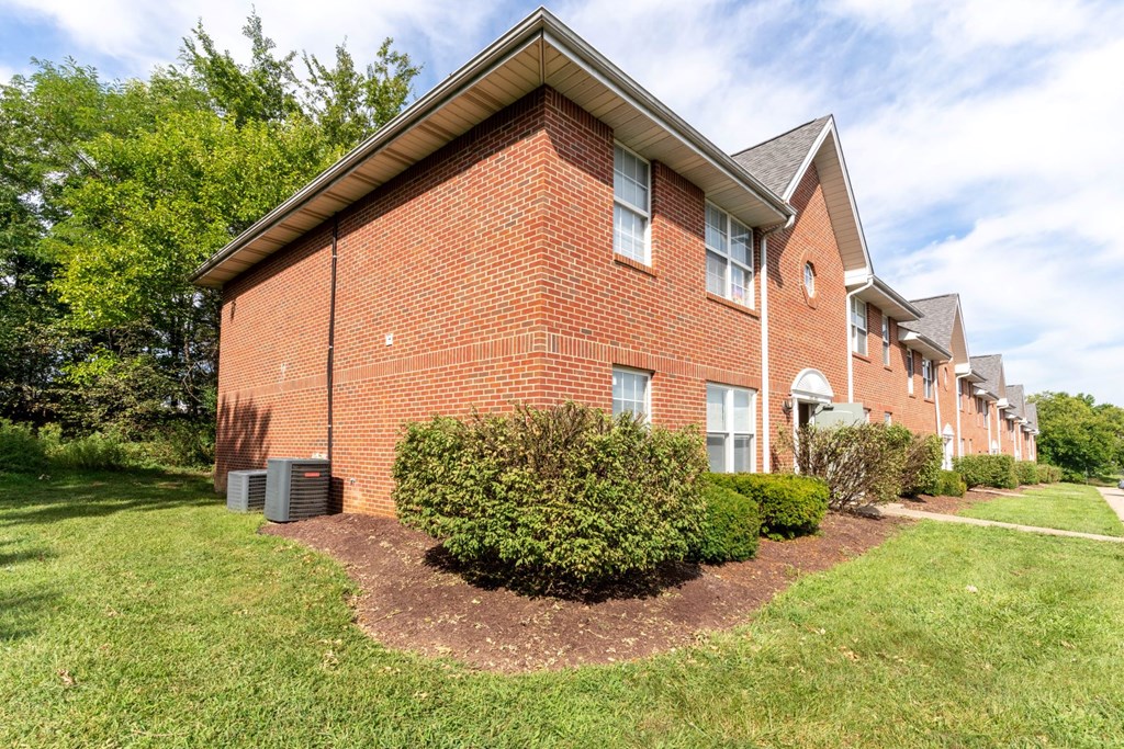 Exterior of HUB of New Albany, New Albany, Indiana