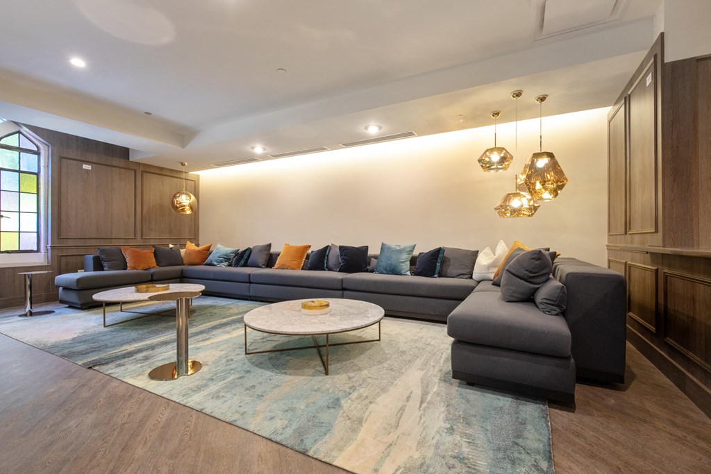 Posh Resident Lounge at Park Heights by the Lake Apartments, Illinois, 60649