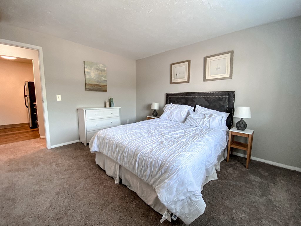 Spacious bedroom at Camelot East Apartments, Ohio, 45014
