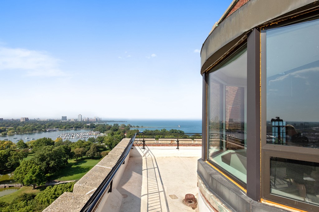Skydeck with Scenic Views of Lake Michigan and Jackson Park at Park Heights by the Lake Apartments, Chicago, 60649