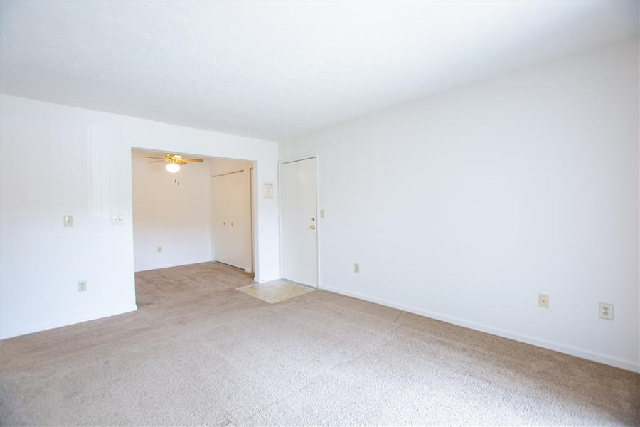 Sleek Interior Finishes at Creekside Square Apartments, Indiana, 46254