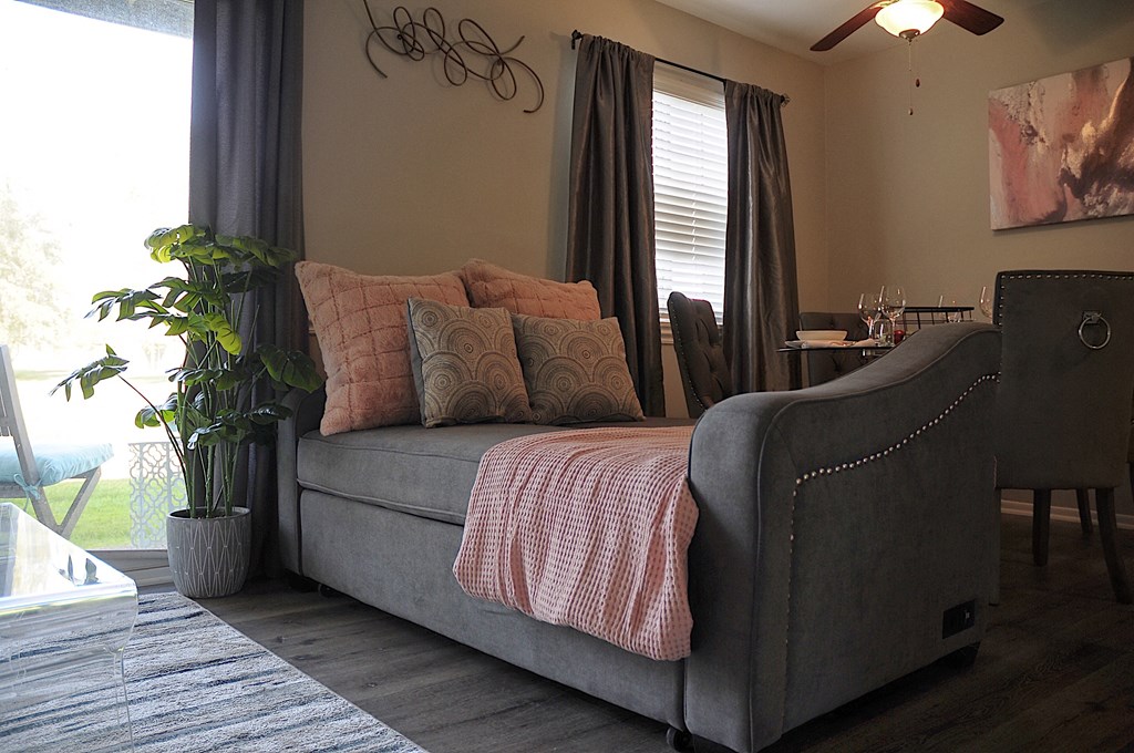 Furnished Units Available at Pickwick Farms Apartments in Indianapolis