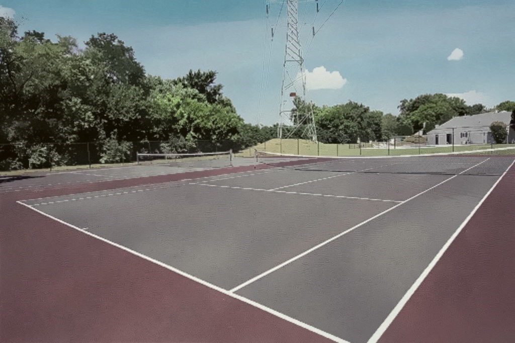 Tennis Court at The Lodge Apartments, Indianapolis