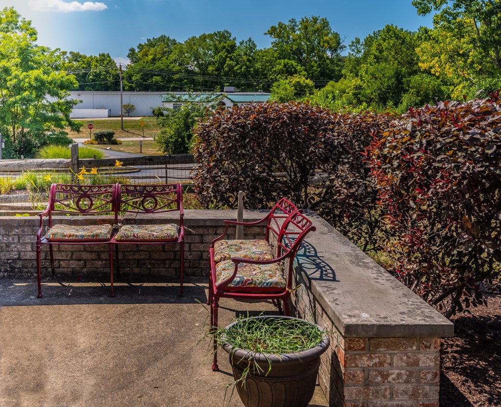Outdoor Patio at Meadow View Apartments and Townhomes, Ohio, 45066