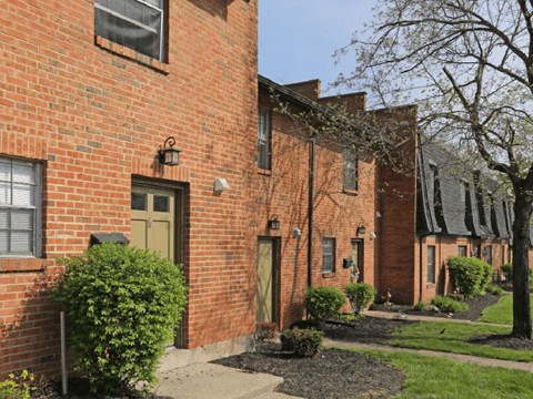 Apartment Exterior at Olde Towne Apartments in Middletown, OH