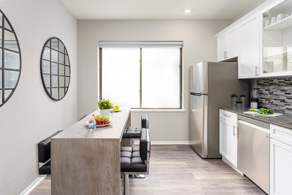 Fully Equipped Kitchen Fully Equipped Kitchen at Park Heights by the Lake Apartments, Illinois, 60649