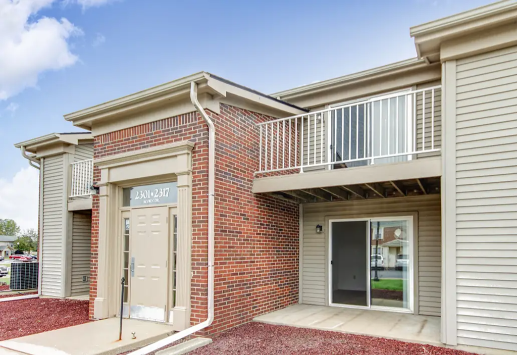 Large patios and balconies at Walnut Creek Apartments, Kokomo, IN, 46902