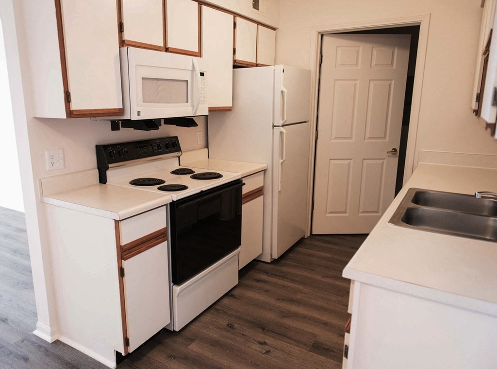 Stove at Walnut Creek Apartments, Indiana, 46902