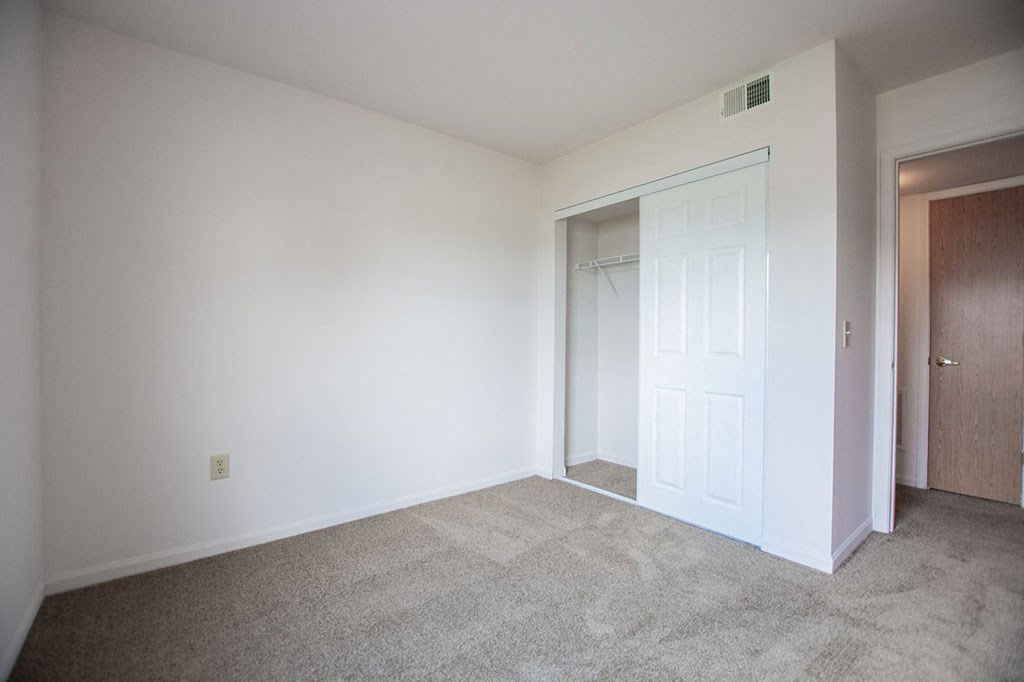 Closet View at Walnut Creek Apartments, Kokomo, 46902