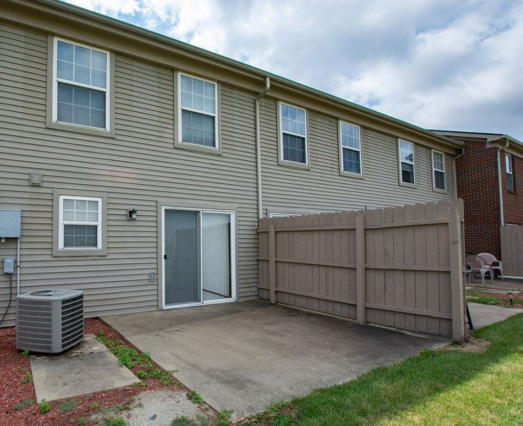 Courtyard View at Walnut Creek Apartments, Kokomo, IN, 46902