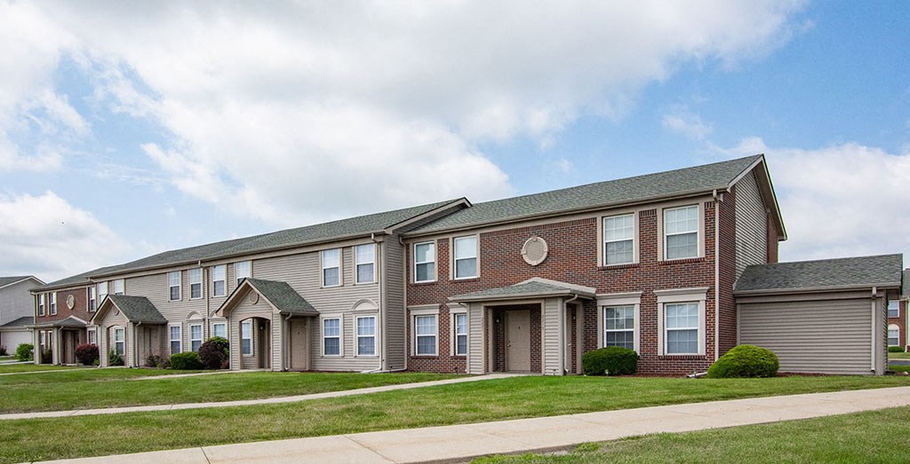 Green Space Walking Trails at Walnut Creek Apartments, Kokomo