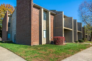 Elegant Exterior View Elegant Exterior View at Tymberwood Trace Apartments, Kentucky - Photo Gallery 3
