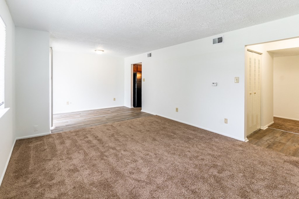 Carpeted Floor at Lake Camelot Apartments, Indiana