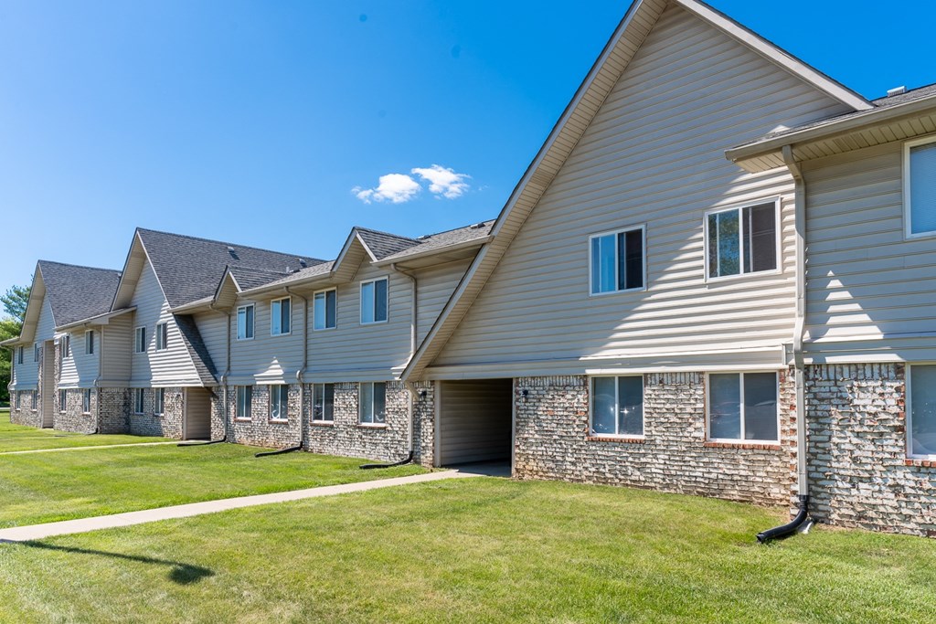 Lush Green Outdoors at Lake Camelot Apartments, Indianapolis, IN