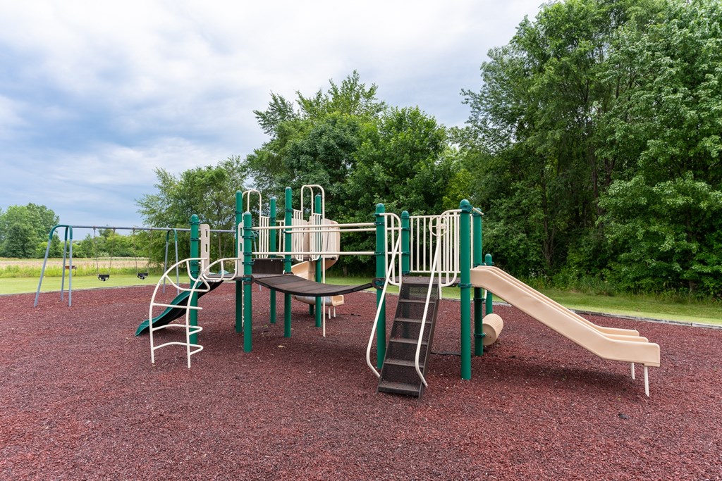 Open Play Area at Walnut Creek Apartments, Kokomo, IN, 46902