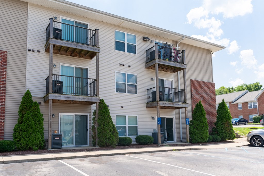 Reserved Parking Space at HUB of New Albany Apartments, New Albany, 47150